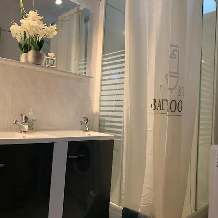Cube Apartment *